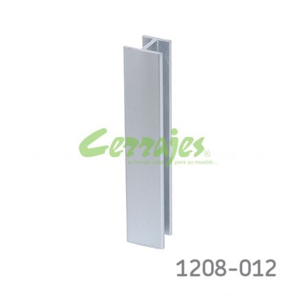 Conector recto para zoclo H=150 mm