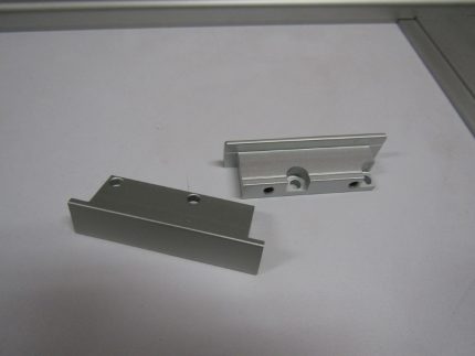 Remate para jaladera embutida Cerrajes Anodizado Natural mate